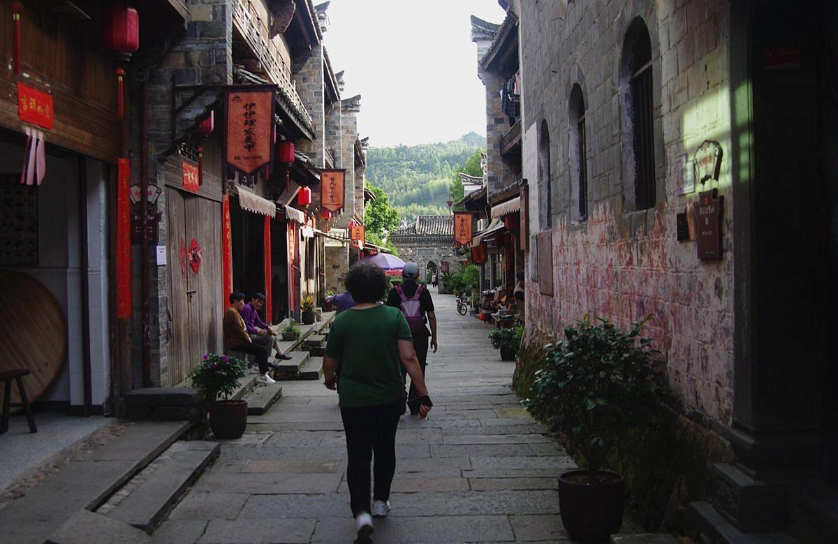 改善就医感受 提升患者体验：观摩团到南阳医专一附院指导观摩